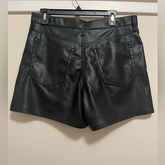 Abercrombie Black Vegan Leather Dad Short - 31 - Picture 2 of 2